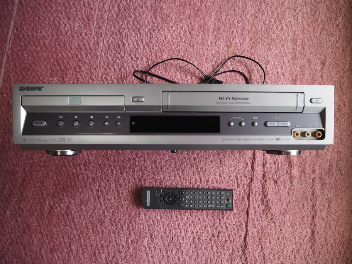 SONY VHSビデオデッキ／DVDプレーヤー ダブルデッキ SLV-D33V