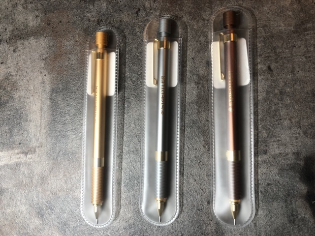 紀伊國屋限定ステッドラー4本セット ムーンシルバー、アンバーブラウン