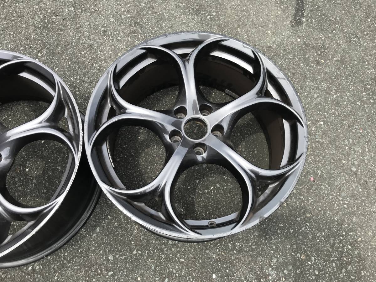 アルファロメオジュリエッタクアドリ黒ホイール