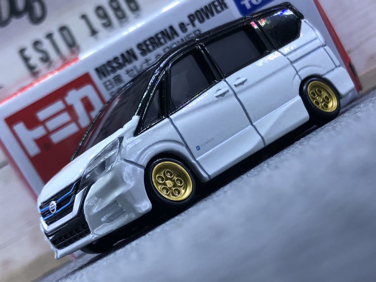 ラスト1品！トミカ セレナ HFC27 後期 ローダウンカスタム仕様