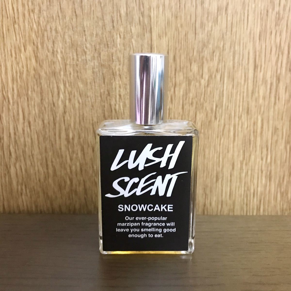 lush スノータフィー パフューム