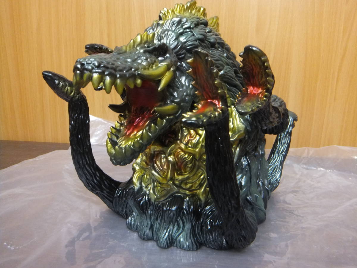 30)) マーミット ビオランテ 黒成型色 ソフビ フィギュアの落札情報