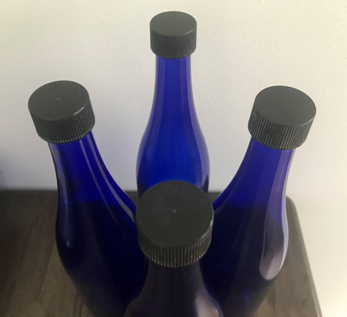 ブルーボトル 3本セット 7ml 蓋付き ブルーソーラーウォーター ガラス ホ オポノポノ 瓶 ビン 青色 青 植木にハワイのおまじない 水さし の落札情報詳細 ヤフオク落札価格情報 オークフリー スマートフォン版