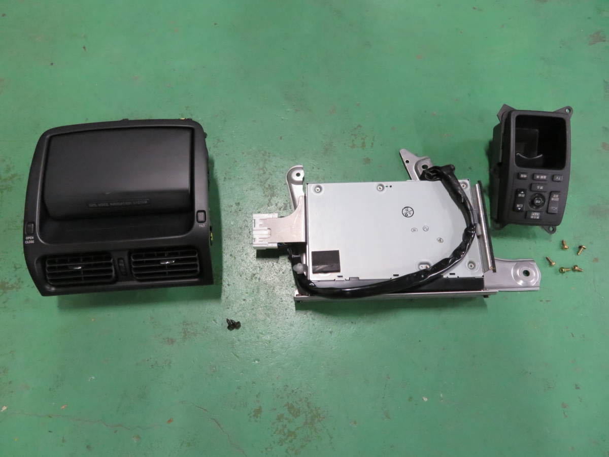 K*o様 アルテッツァ前期純正ポップアップナビモニター K*o様 アルテッツァ メーカーオプションナビディスプレイ モニター社外