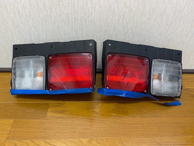 KOITO　日野純正LEDテールランプ　左右セット　トラック➁ 美品 新車外し 日野 純正 テールランプ 左右セット HINO