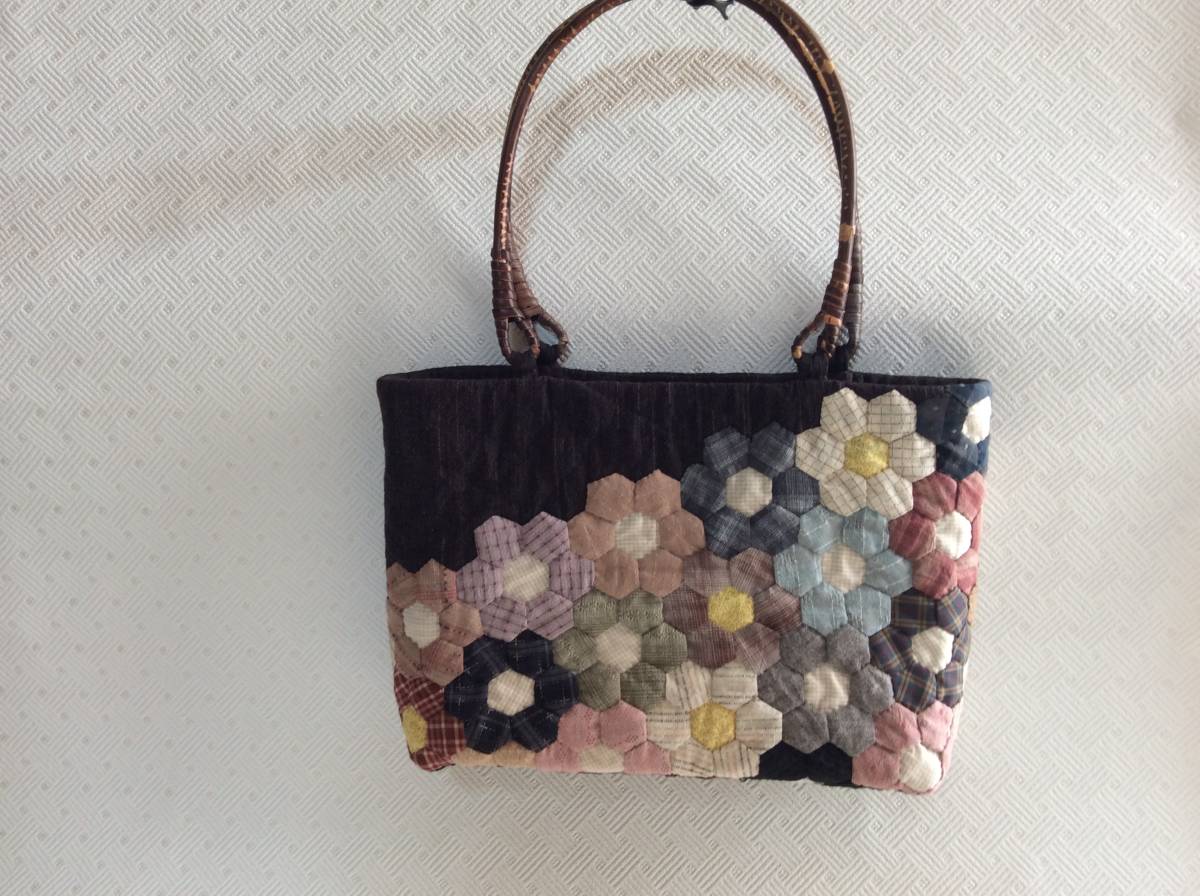 新品】☆パッチワーク ヘキサゴンの花のトートバッグの落札情報詳細