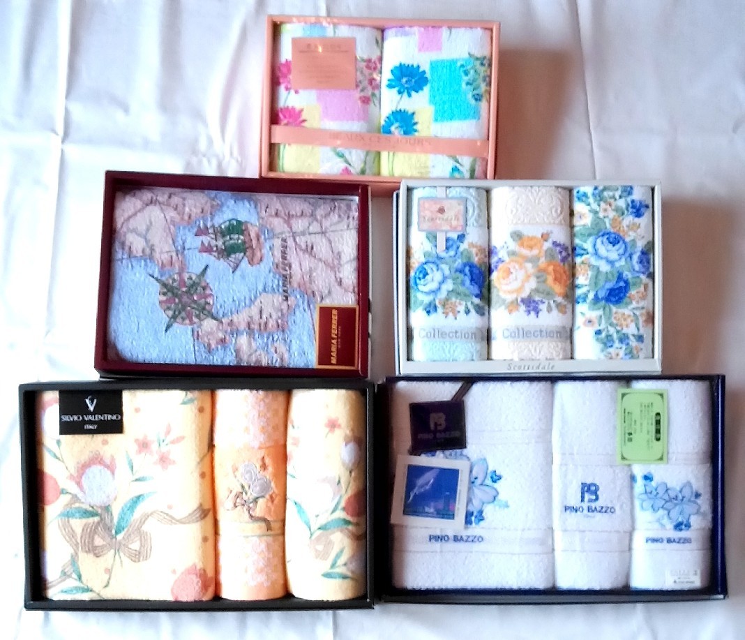 【在庫限り】【未使用】SILVIO VALENTINO フェイスタオル　花　柄 在庫限り】【未使用】SILVIO VALENTINO フェイスタオル 花 柄 新品