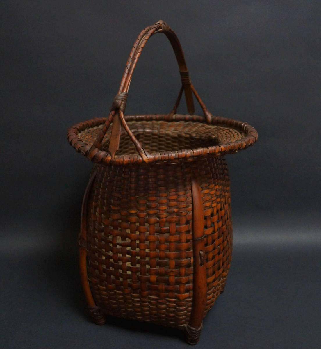 古竹製 細工網代編 花籠 花入 底四方 竹籠 茶道具