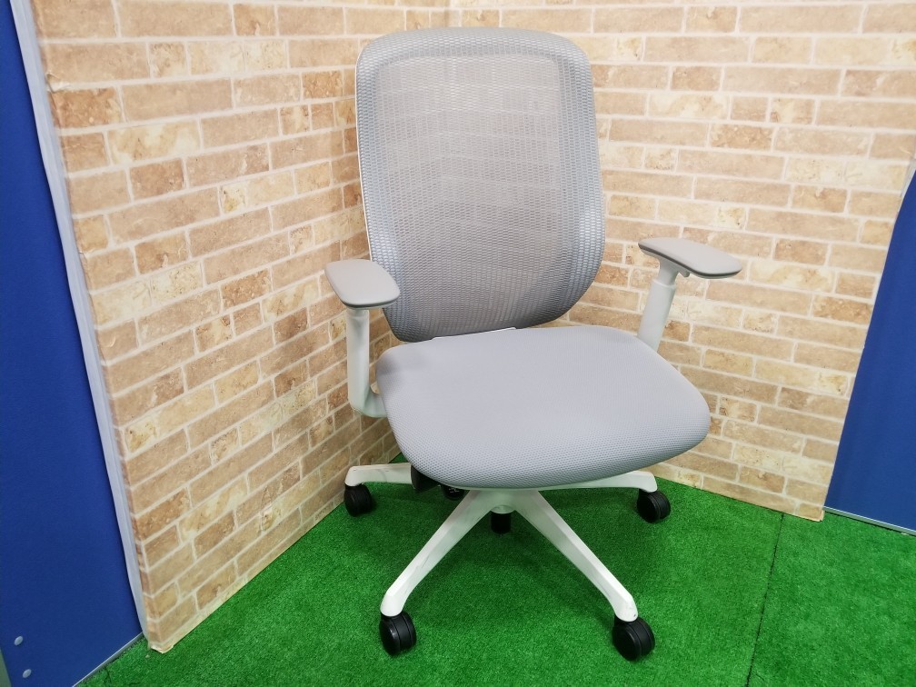 オカムラ シルフィー 可動肘ハイバック 2021年製