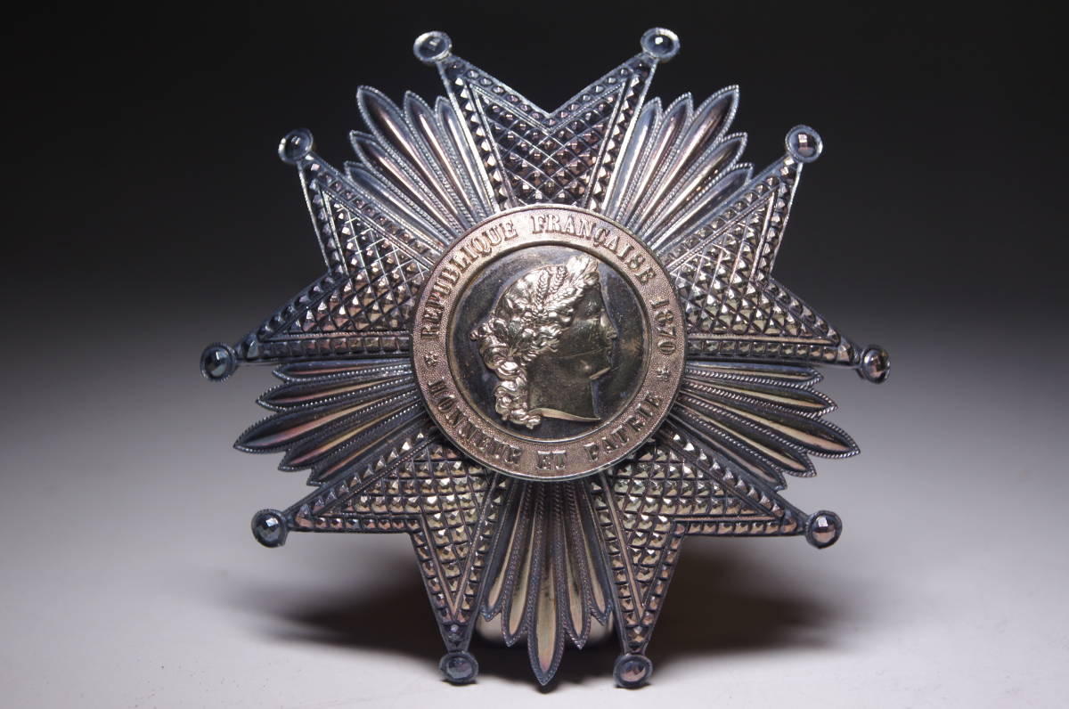 Ｆフランス軍＊金製/ＧＯＬＤ＊１８７０ レジオンドヌール勲章＊将校級（実物） Yahoo!オークション - ∇花∇本物保証 フランス 最高位勲章