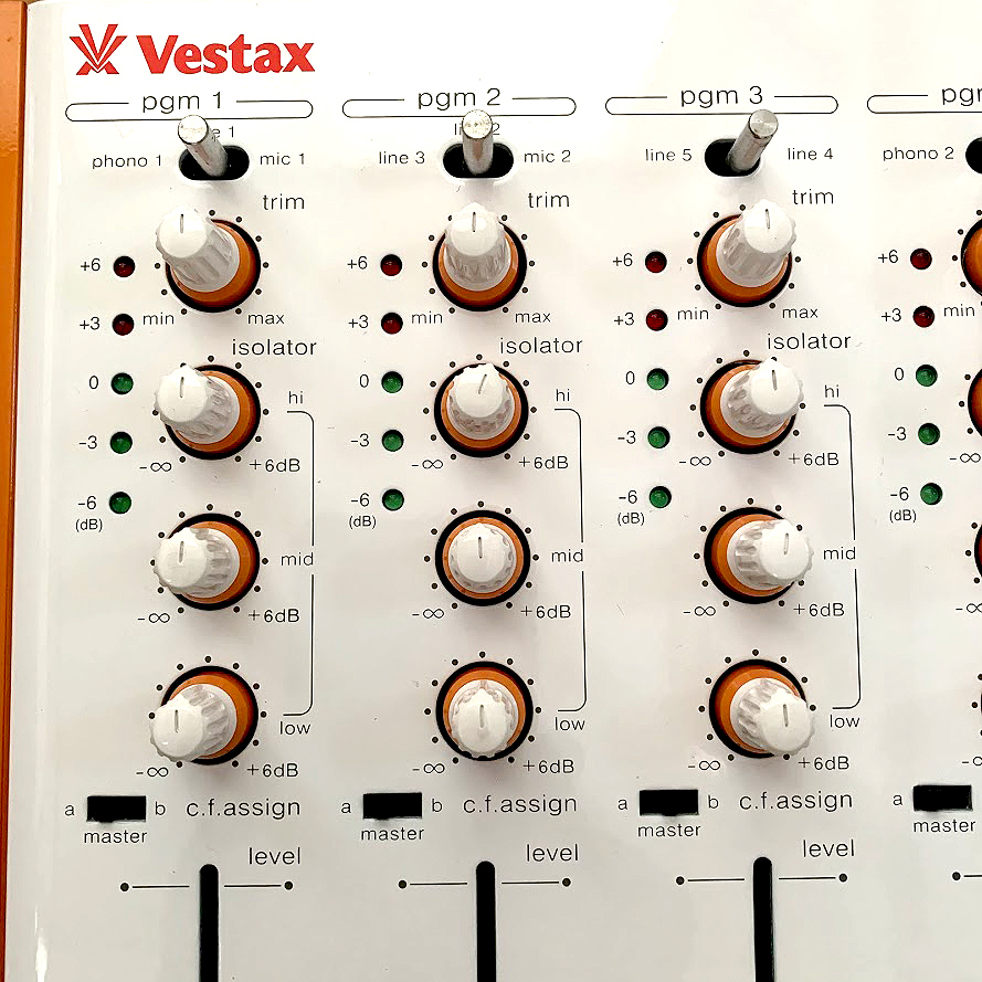 Vestax VMC-004FXu DJミキサー 4チャンネル 内蔵エフェクター