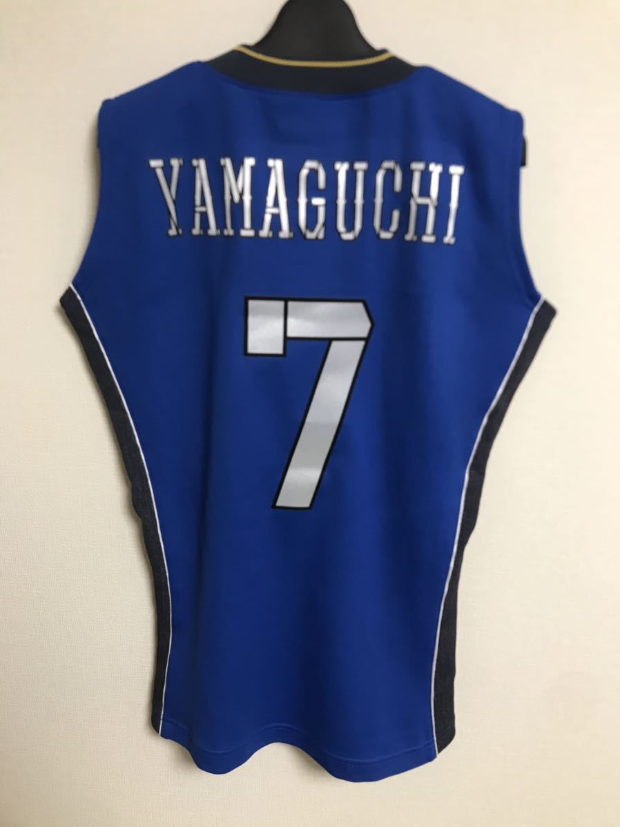 バレーボール女子元日本代表、岡山シーガルズの山口舞選手のサインボール