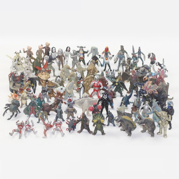 怪獣フィギュア　ウルトラマン　怪獣　ミニチュア 怪獣フィギュア ウルトラマン怪獣 ミニチュア - メルカリ