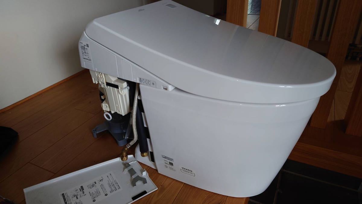 水漏れ修理　TOTO ネオレスト SD1 SD2 SD3 SD4 バルブユニット トイレ側面からの水漏れを修理しました【バルブユニット交換