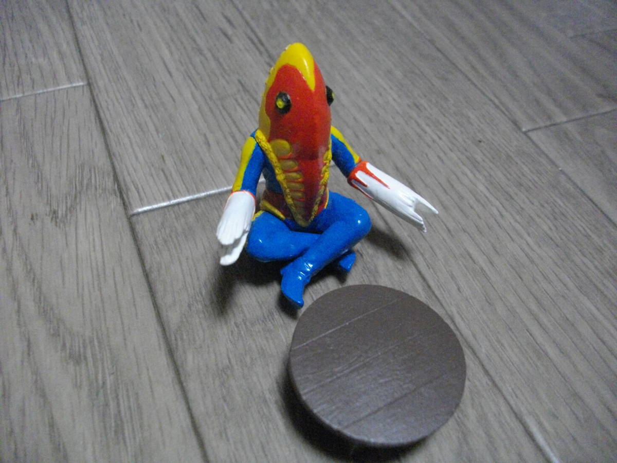 ブルマァク メトロン星人 ちゃぶ台付き（復刻版） ソフビ ソフビ/ブルマァク BULLMARK/メトロン星人 ちゃぶ台付き/レッド