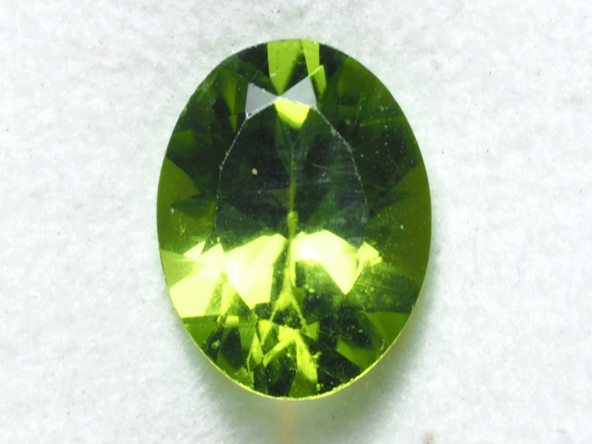 買収 2 04ct 希少石 ルチルペリドット ルース 天然石 Lacistitis Es