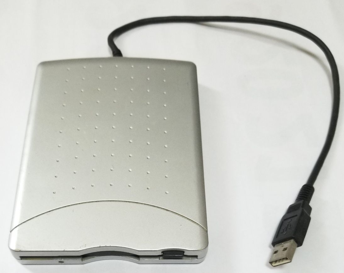 【目立った傷や汚れなし】 即決送料180円 NEC純正USB FDDフロッピーディスクドライブ PCVPWU14ヘッドクリーニング済