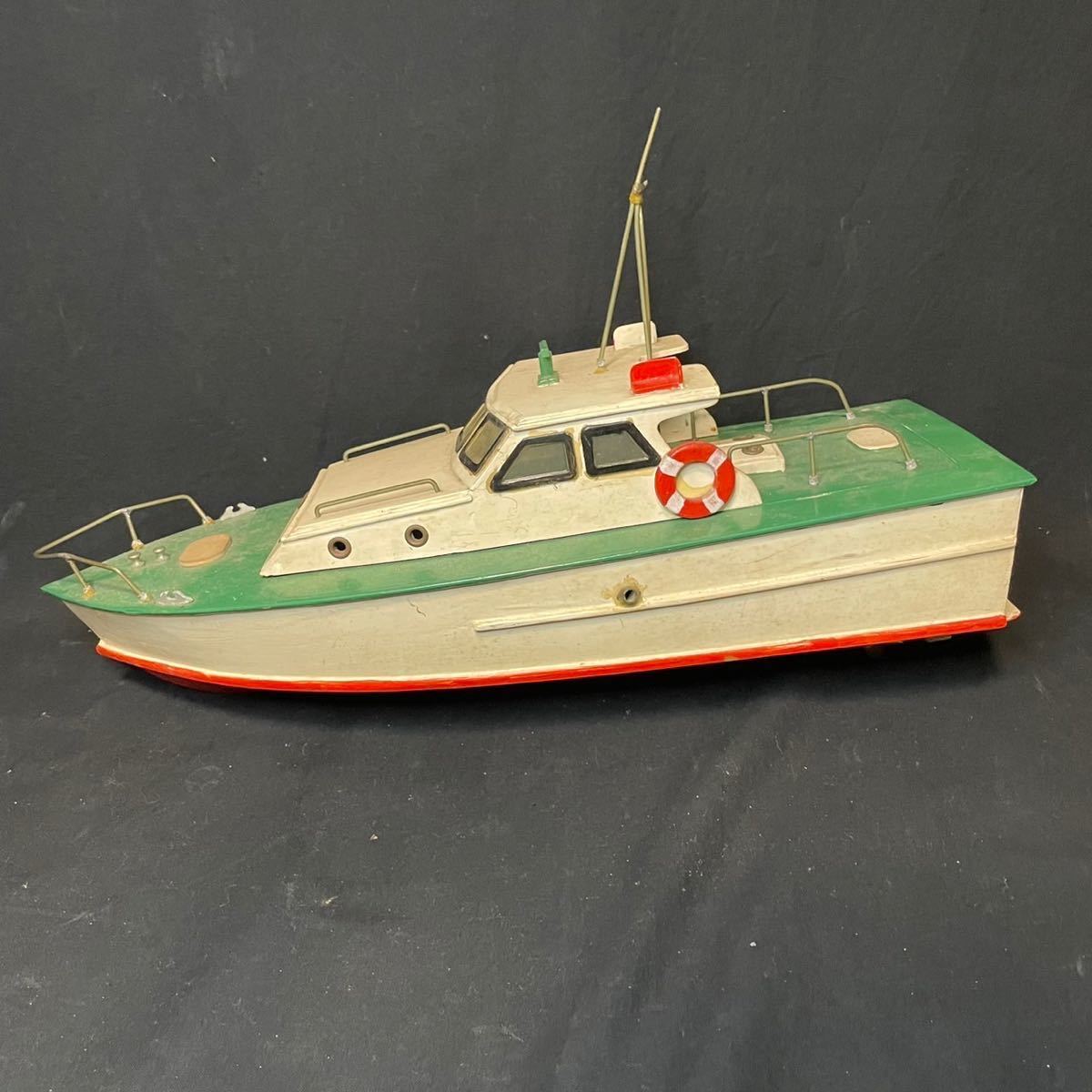 【傷や汚れあり】ラジコンボート? 部品取り 船 舟 ボート 模型? 船舶 プレジャーボート クルーザー 観賞用 ?の落札情報詳細 ヤフオク