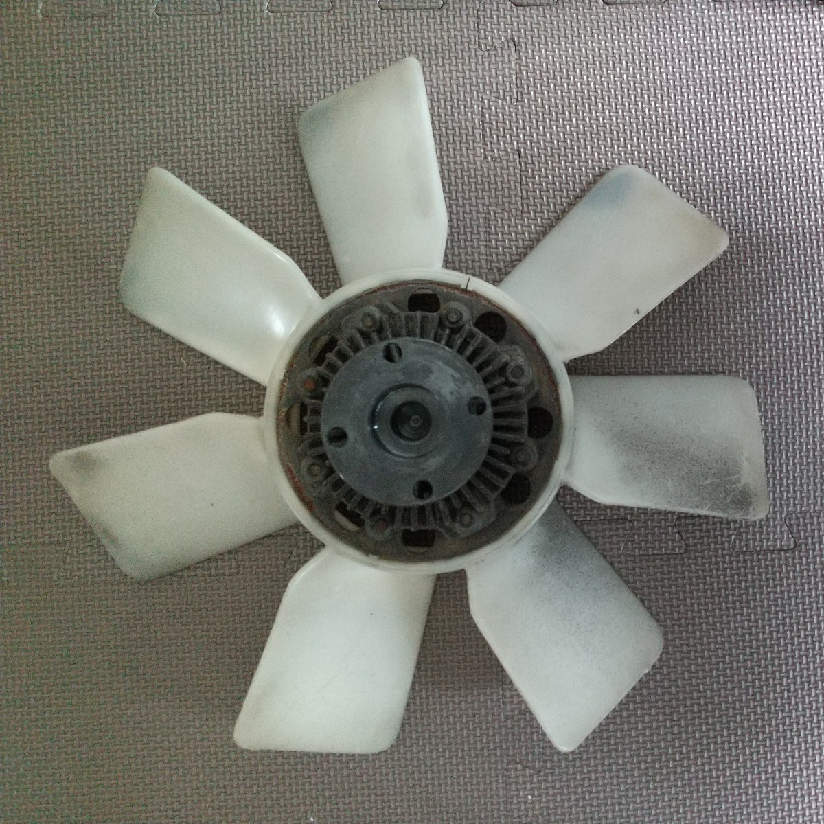 傷や汚れあり】サニー サニトラ ラジエーター ファン カップリング