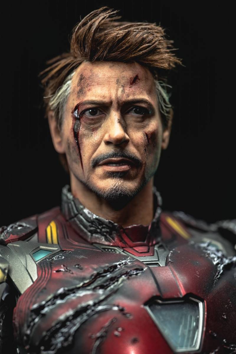 トニースターク 植毛 カスタムフィギュア 1/6 アイアンマン ホットトイズ系 目立った傷や汚れなし】1/6 アイアンマン マーク85 バトルダメージ版