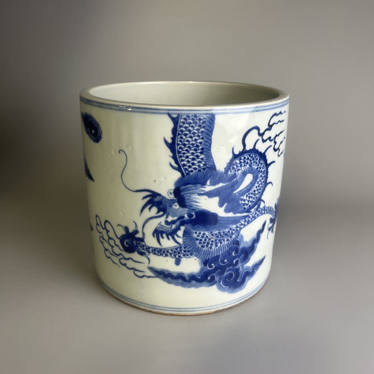 やや傷や汚れあり】中国古玩 時代 中国美術 筆筒 染付 龍文筆筒 青花