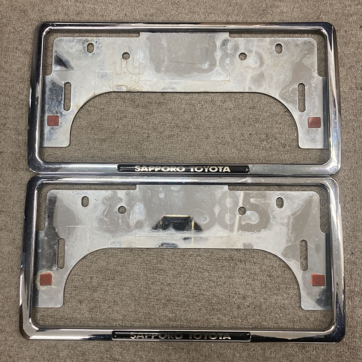 【傷や汚れあり】 A3031 札幌トヨタ ナンバーフレーム 2枚セット Sapporo Toyota License Plate Frameの