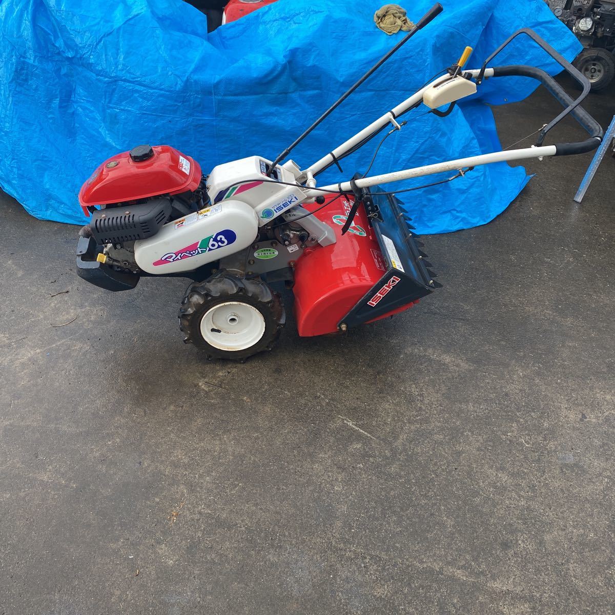 コンパクト 63 耕運機 FE161G 赤/白 コンパクト 63 耕運機 FE161G 赤/白 - メルカリ
