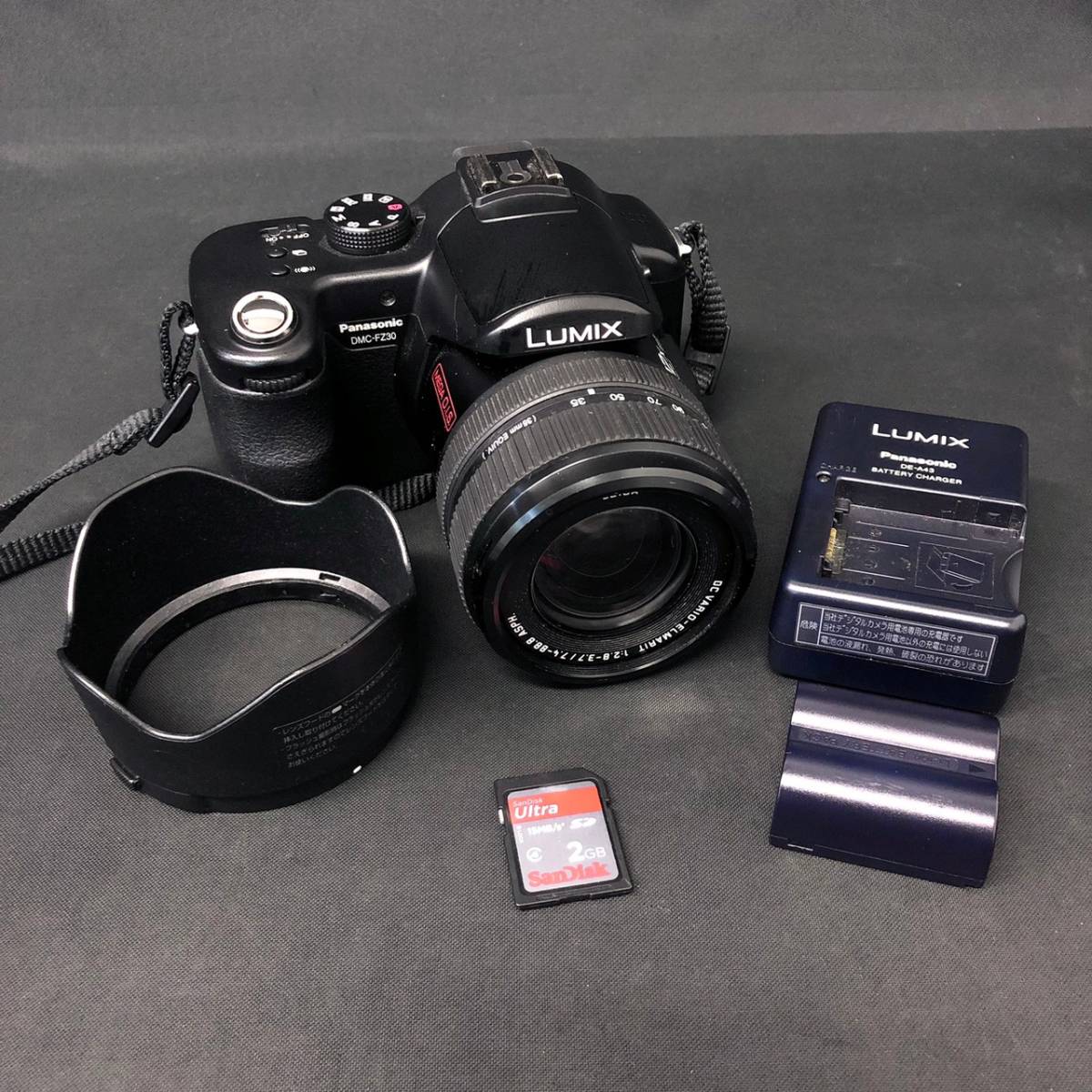 【やや傷や汚れあり】CHm025I 60 Panasonic LUMIX DMCFZ30 ルミックス デジタルカメラ チャージャー 2GB