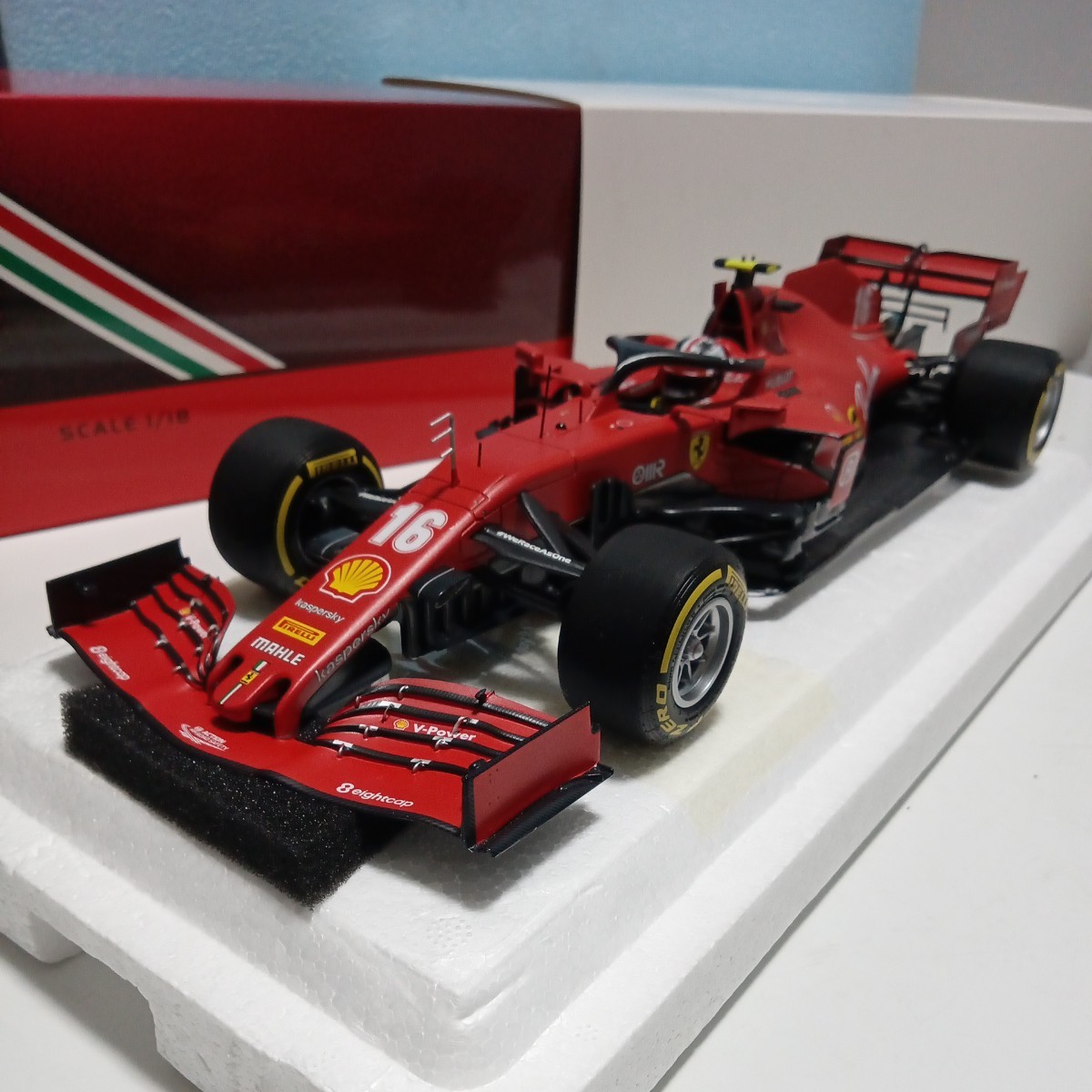 F1 Ferrari SF-1000 Charles Leclerc 2020 1/18 + figurine