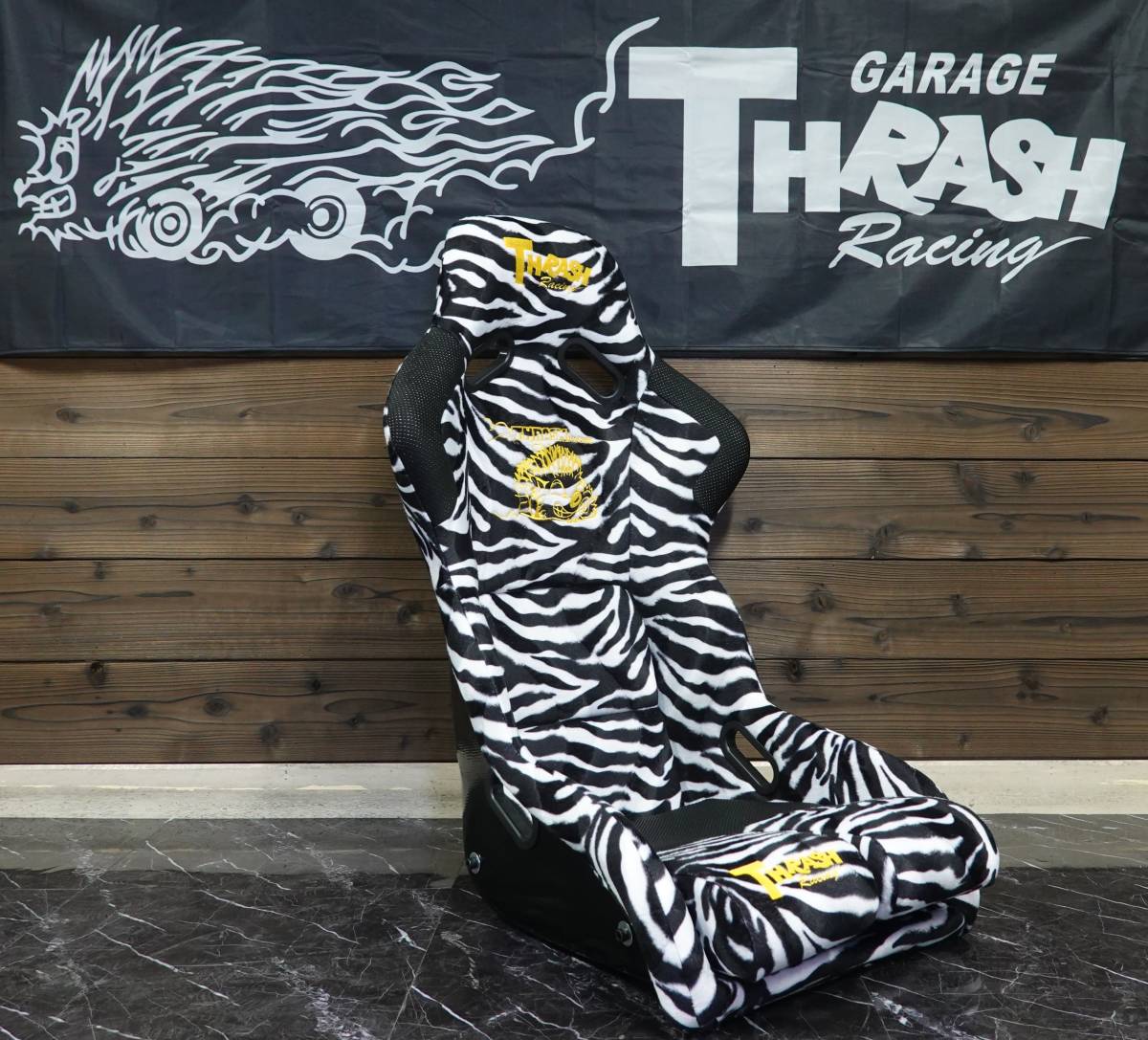 スラッシュレーシング　フルバケ Yahoo!オークション - THRASH Racing スラッシュレーシング FIA公認 モ