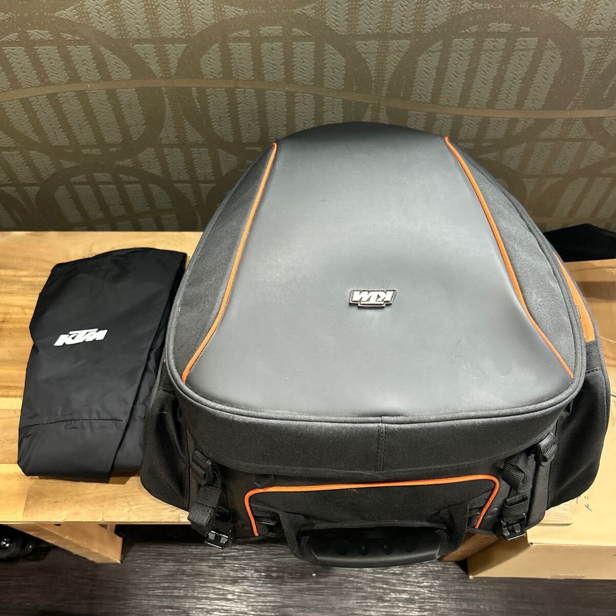 【やや傷や汚れあり】KTM POWERPARTS 『REAR BAG [61712928000]』中古品 シートバック リヤバック の落札情報
