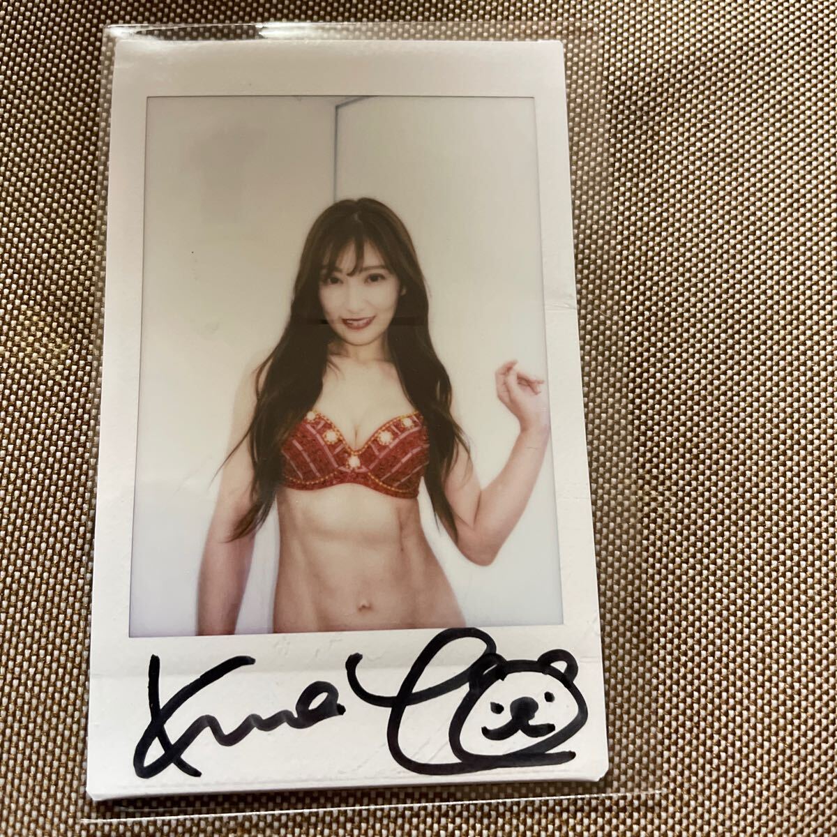 熊田曜子　直筆サイン入りチェキ　カード　写真 熊田曜子 直筆サイン入りチェキ カード 写真 - メルカリ