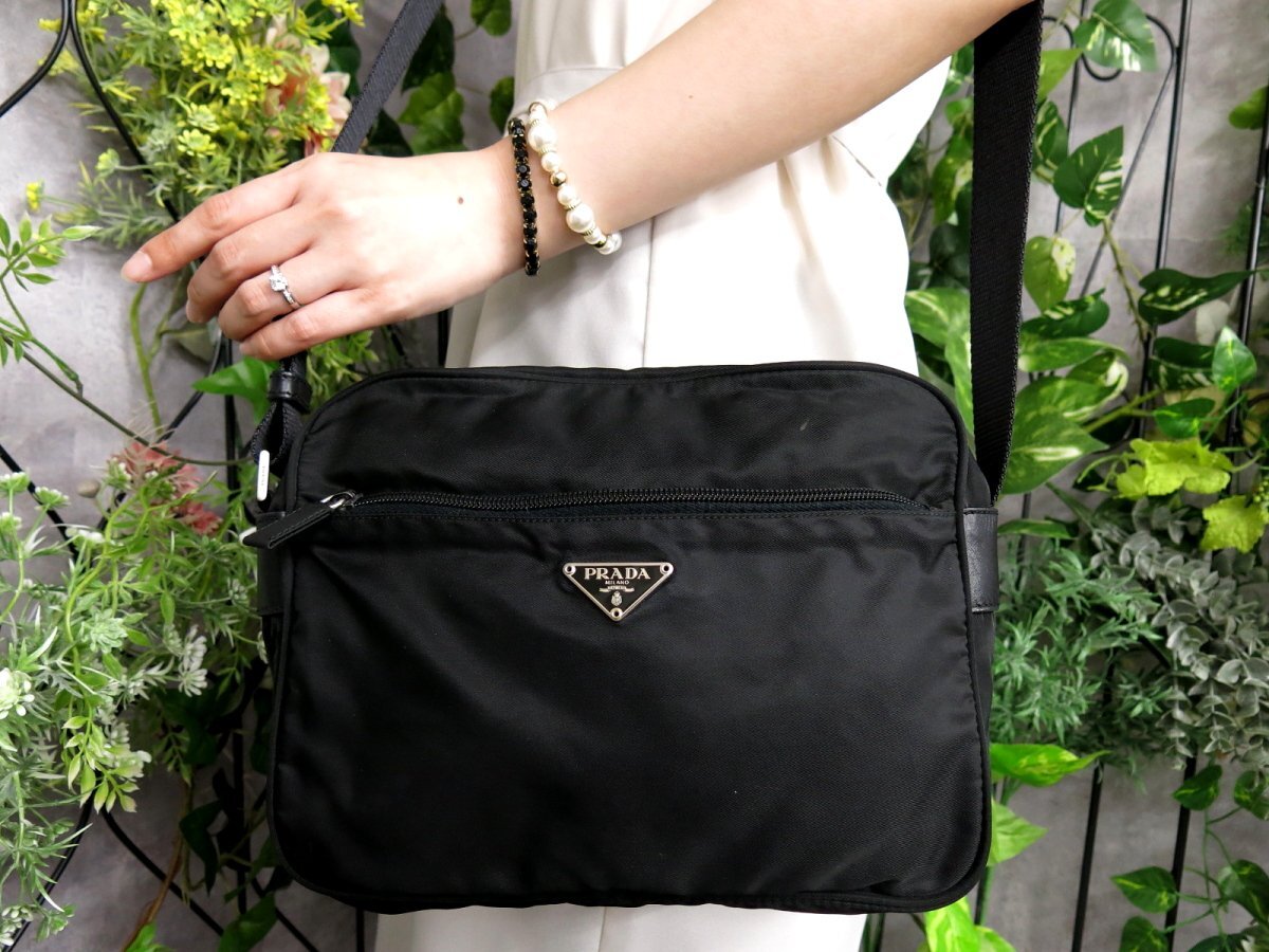 大人気】PRADA メッセンジャーバッグ テスートナイロン 三角ロゴ