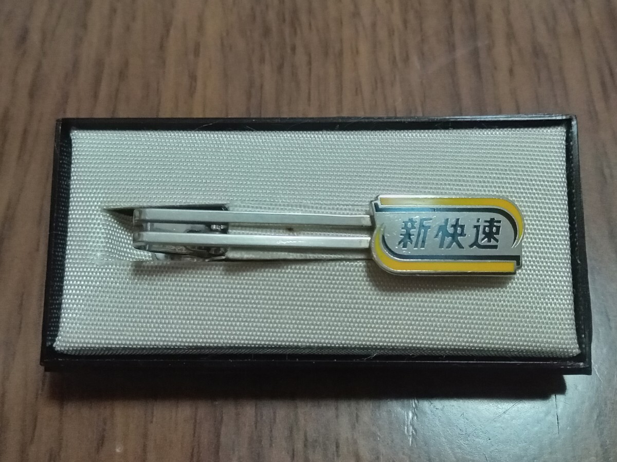 kansai ネクタイピン(美品です)（S8854？マーク 鉄道 くどく ネクタイ 