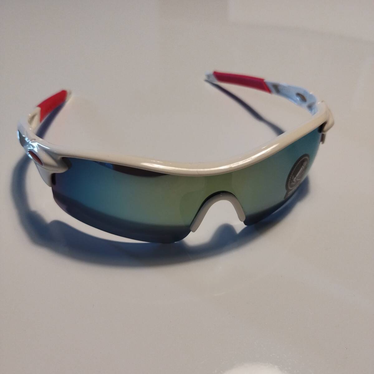 Oakley サングラス ホワイト/レッド ミラー OAKLEY スポーツサングラス