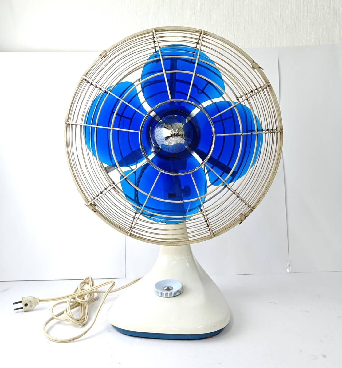 昭和 レトロ 扇風機 東芝 鉄製 人気モデルです。スペースエイジ