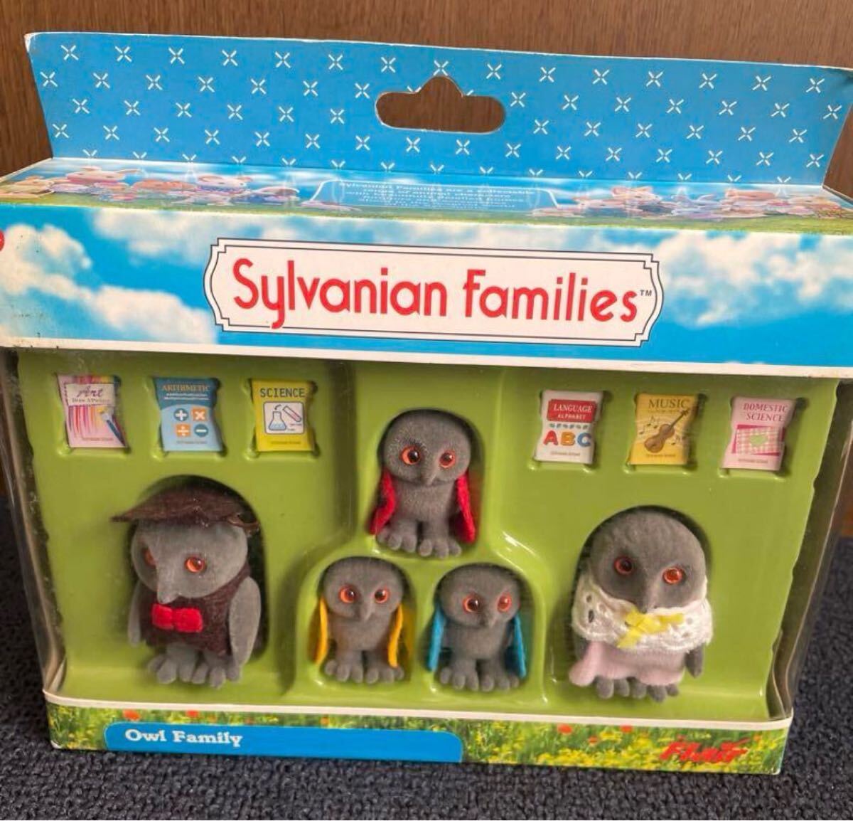 シルバニアファミリー】森のマーケット ブタファミリー 人形 欠品有  