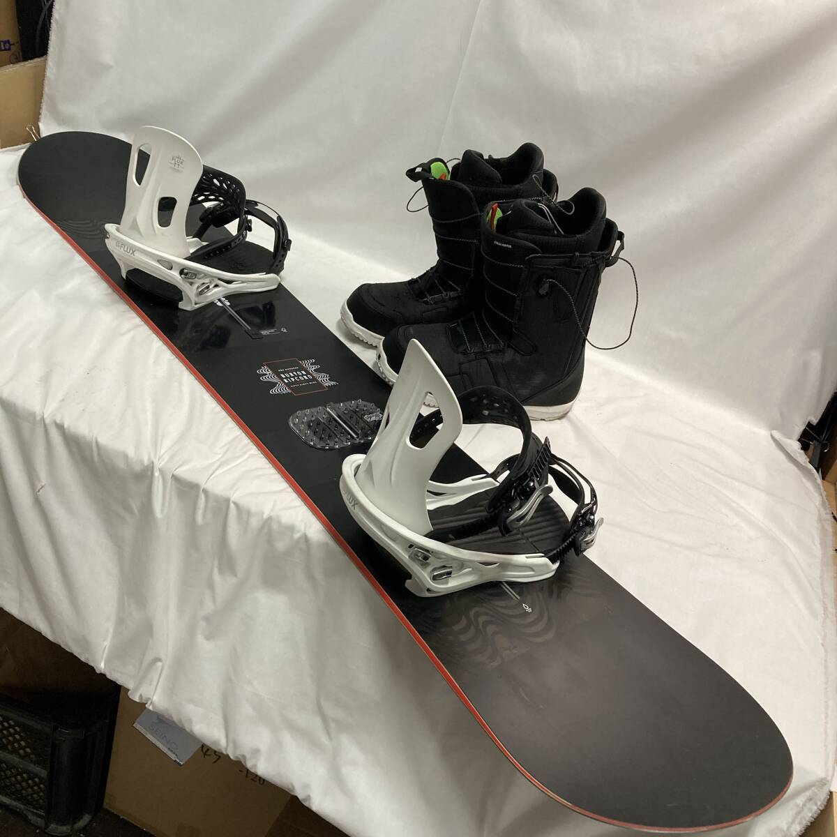 スノーボードYES FLUX