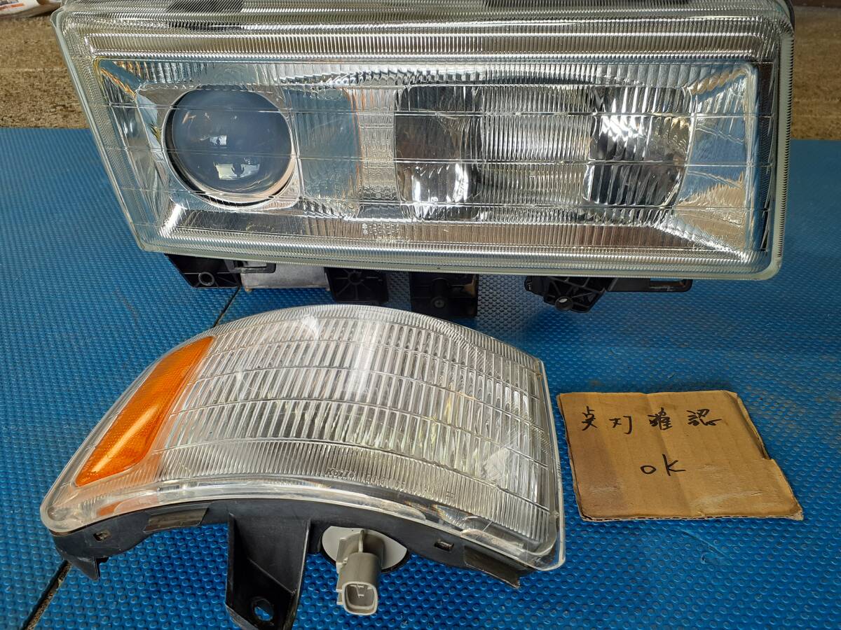 いすゞ ギガ 純正 HID ヘッドライト 左右セット バラスト付き 24V いすゞ ギガ ヘッドライト ディスチャージ バラスト HID 左右セット