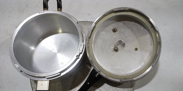 歯科技工美品 GCジーシー LABOLIGHT ラボライト LV-Ⅱ光重合器