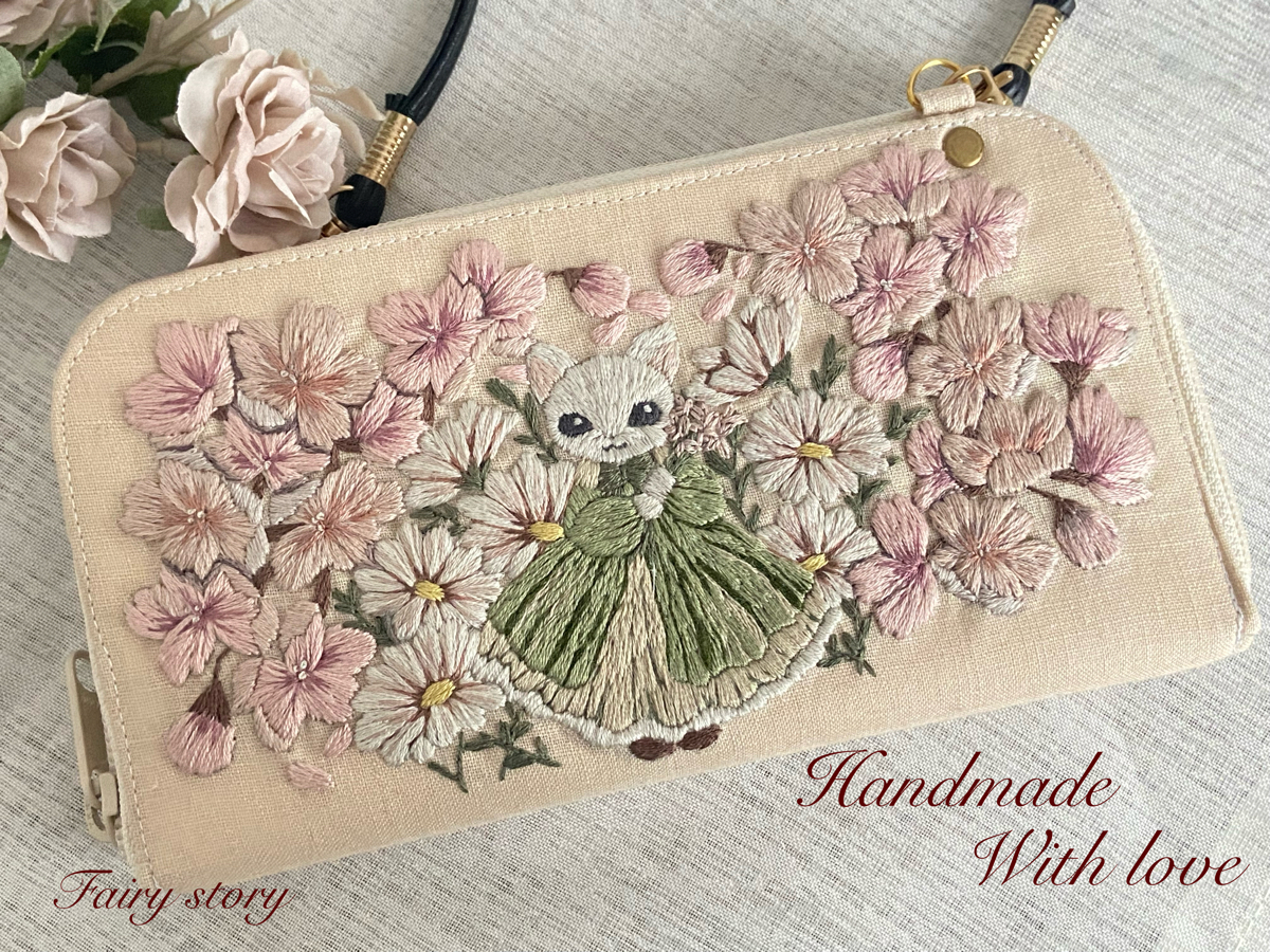 ネコ花刺繍ラウンド長財布 （ブラック） BASE リピート限定桜と手毬の
