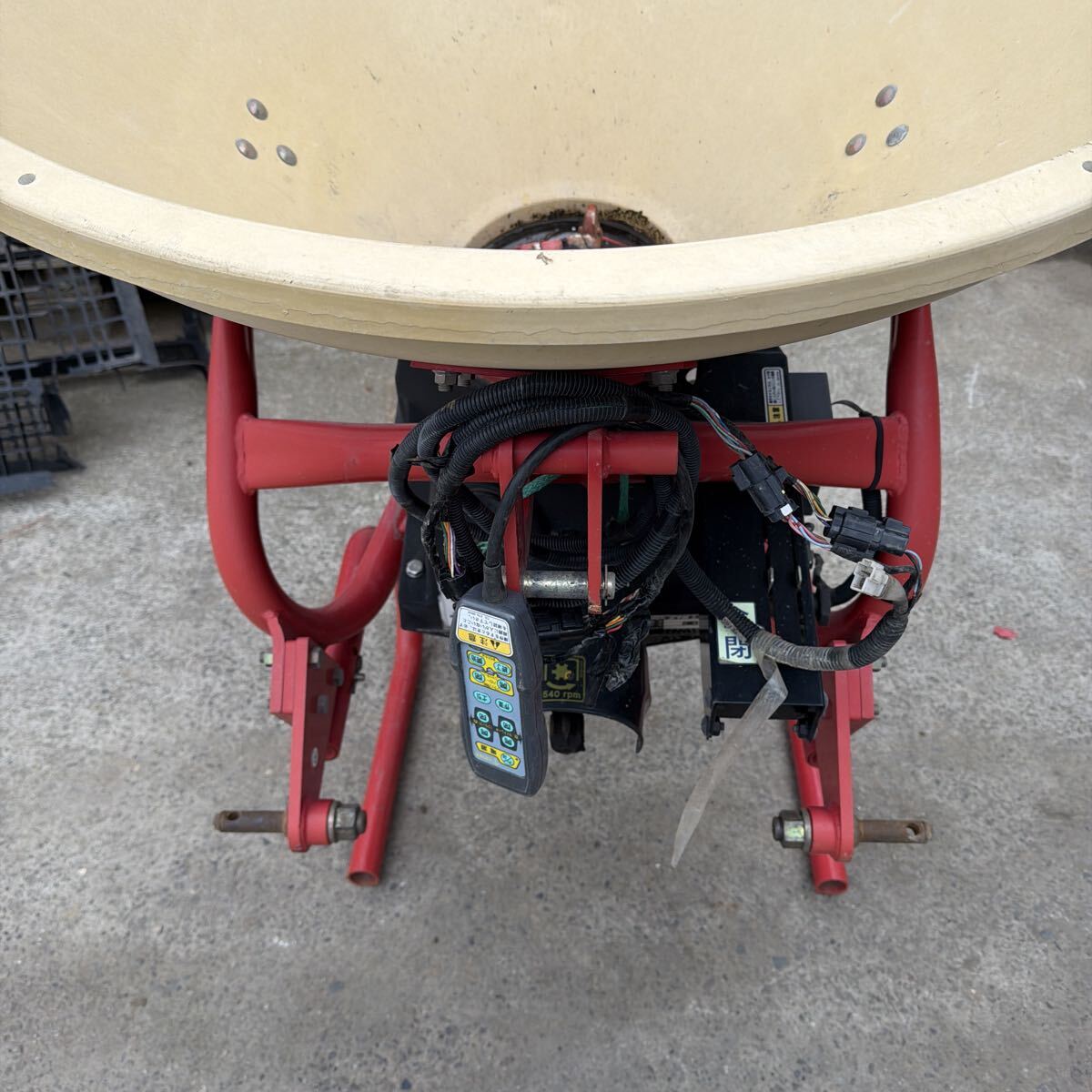 【SOLD OUT】タカキタ BS-500S 自走式肥料散布機 ブレンドキャスター 要現物確認 【清掃済】【農機具でっく】【福岡】【その他農機具】 タカキタ ブレンドキャスター 自走式 BS-500S 肥料散布機 撹拌機