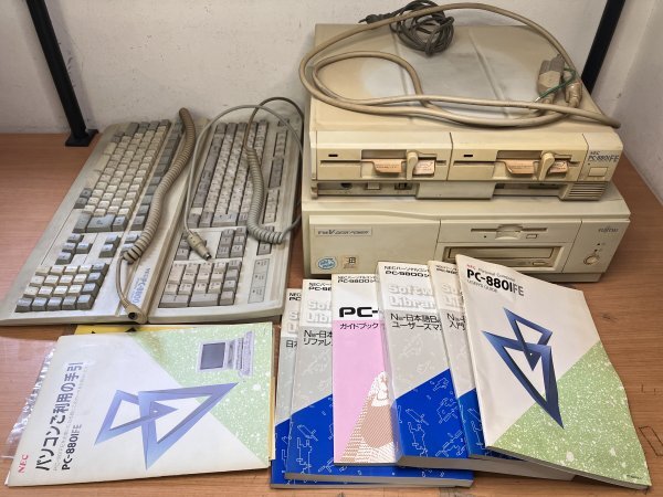 ◇ NEC パソコン本体 キーボード PC-8801 初代 ／ モニター PC-8853 外