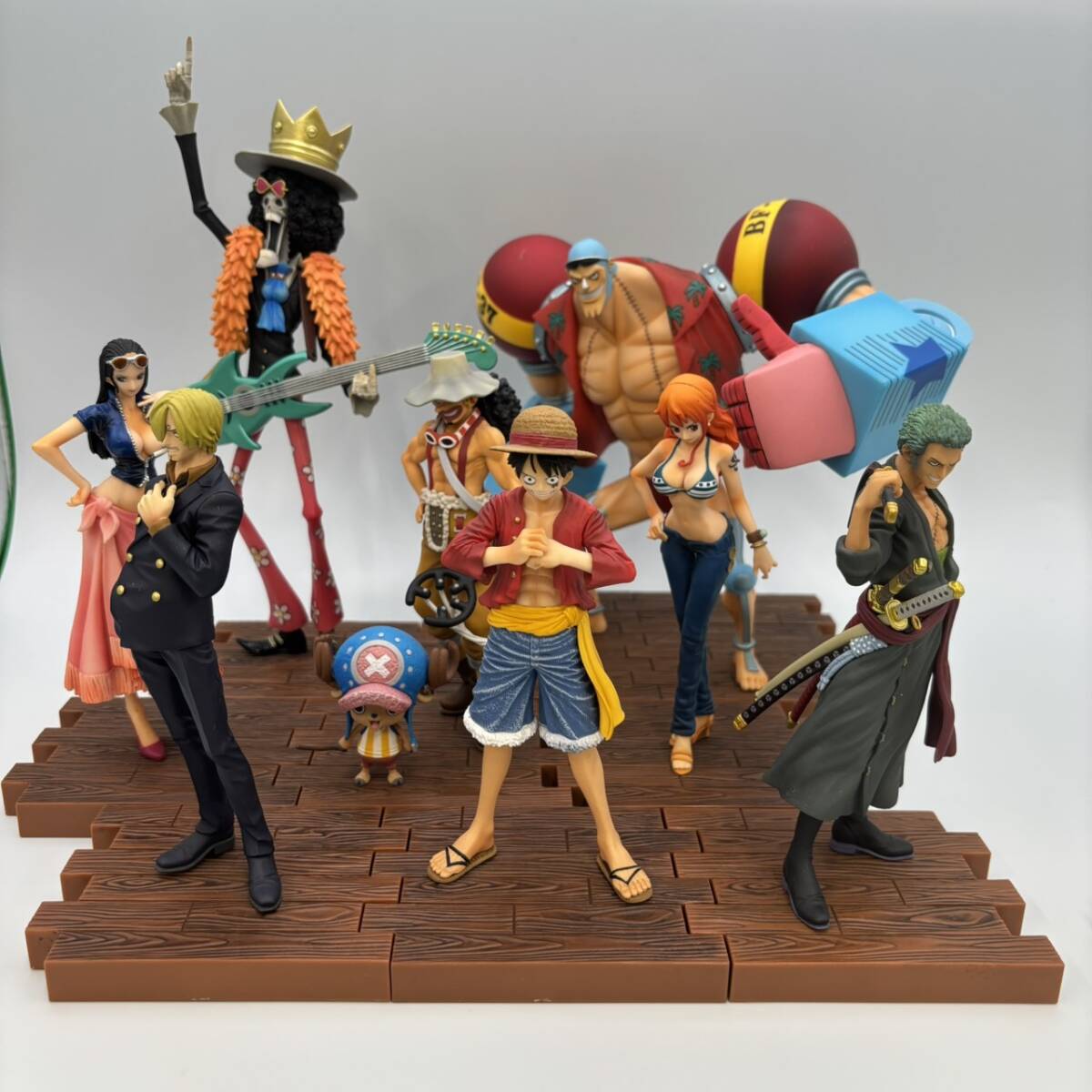 中古】ワンピース フィギュア セット スーツ姿 扉絵 名場面 麦わらの