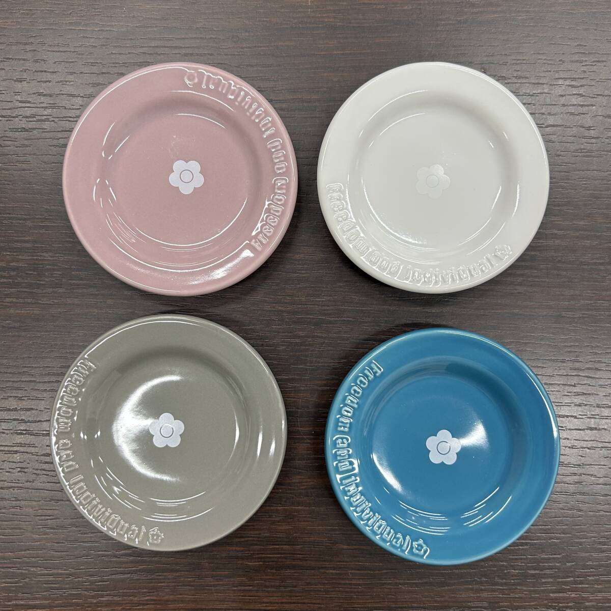 新品】マリークワント 最新 ノベルティ トラベルポーチの落札情報詳細 
