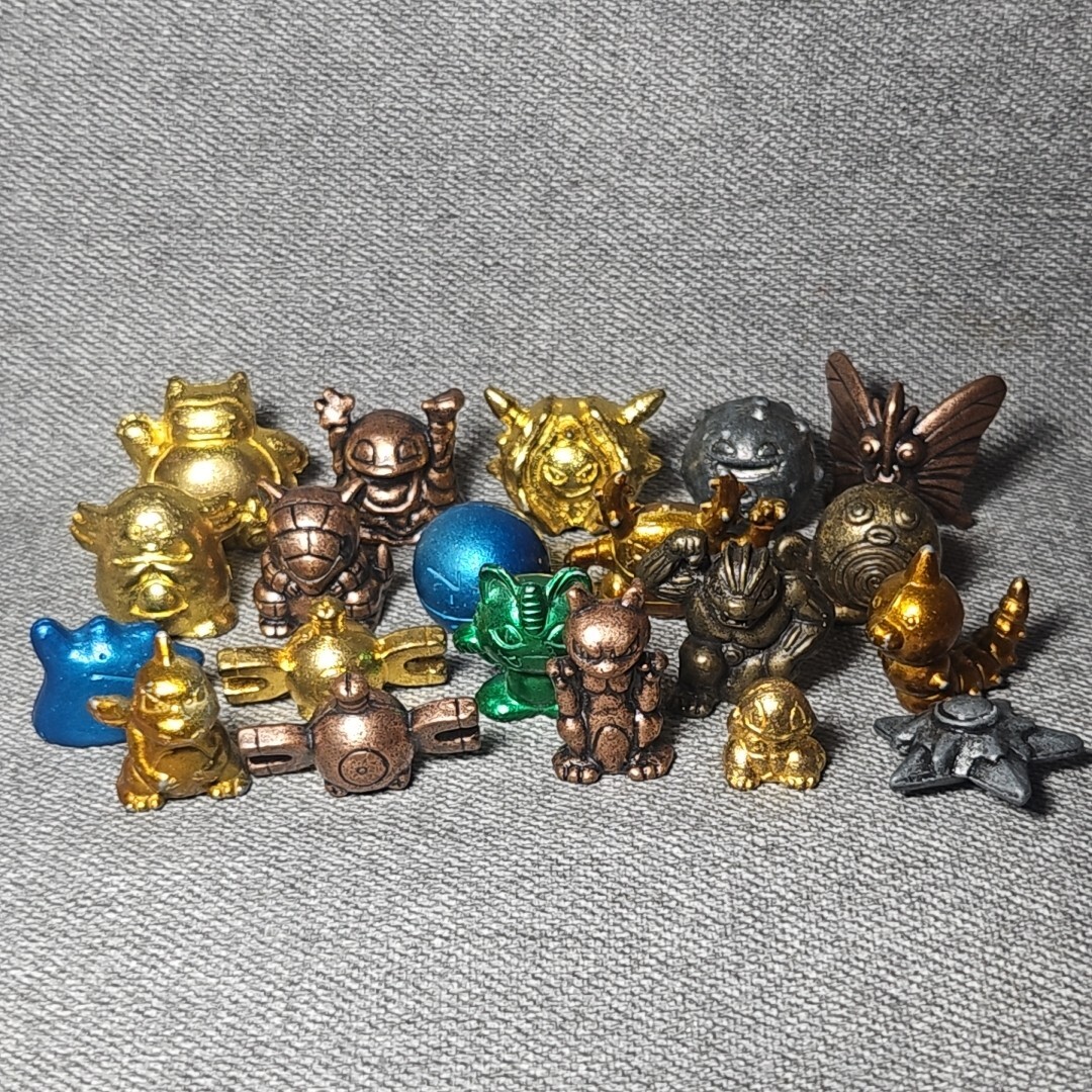 貴重 ポケモン メタルフィギュア 【ミュウ 金 銀】2体セット （検