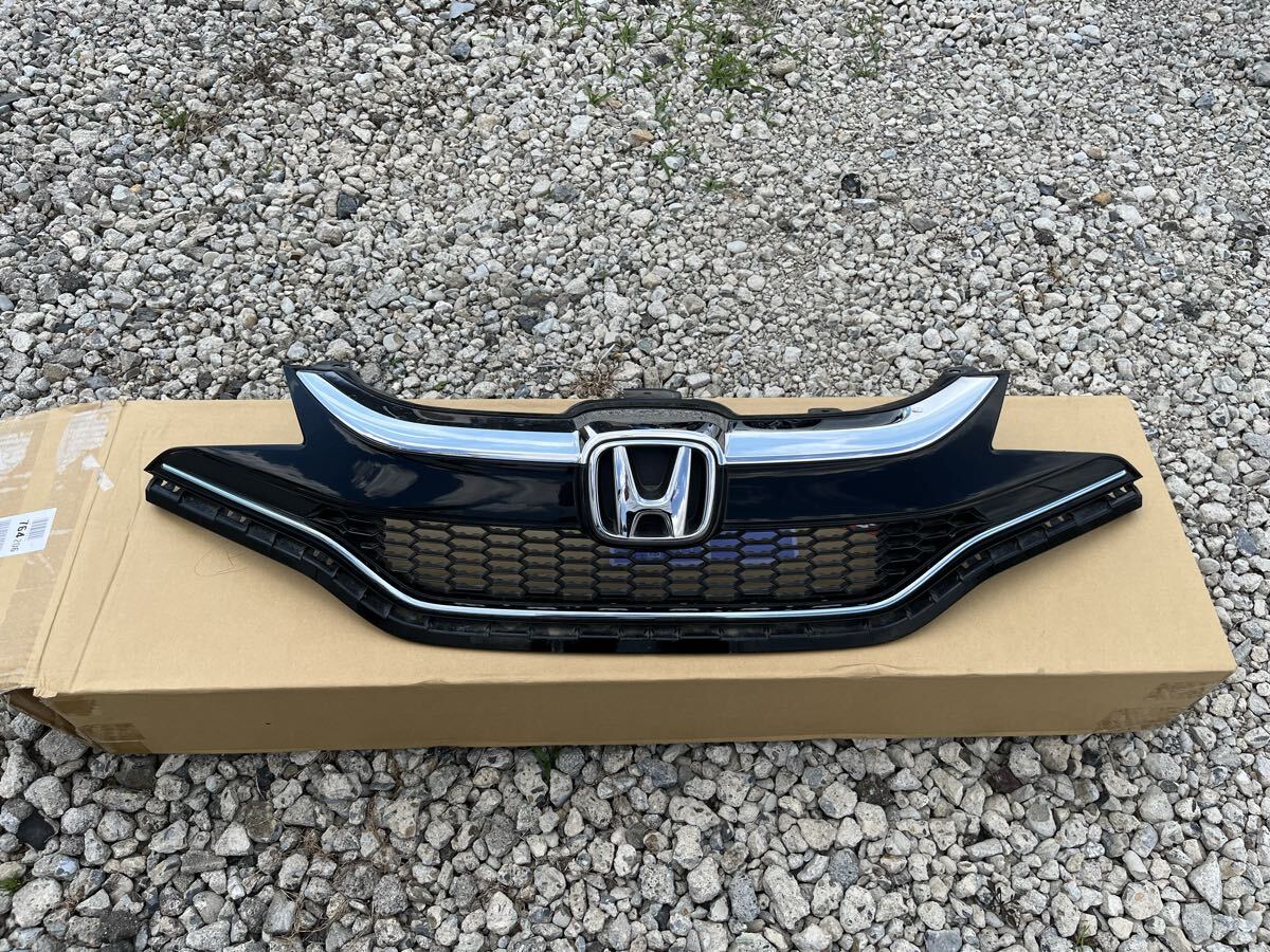 フィットハイブリッド GP5 フロントグリル部 ロア メッキモール ブルー