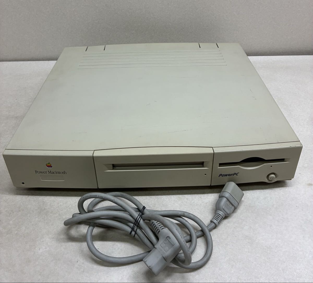 中古】Appel / Power Macintosh 9600/300 / PowerPC 604e 300MHzの落札