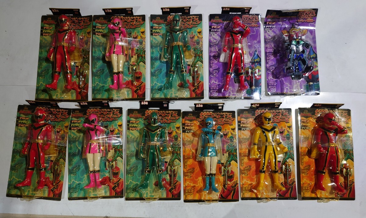 中古】魔法戦隊マジレンジャー マジブルー ソフビフィギュア 30センチ