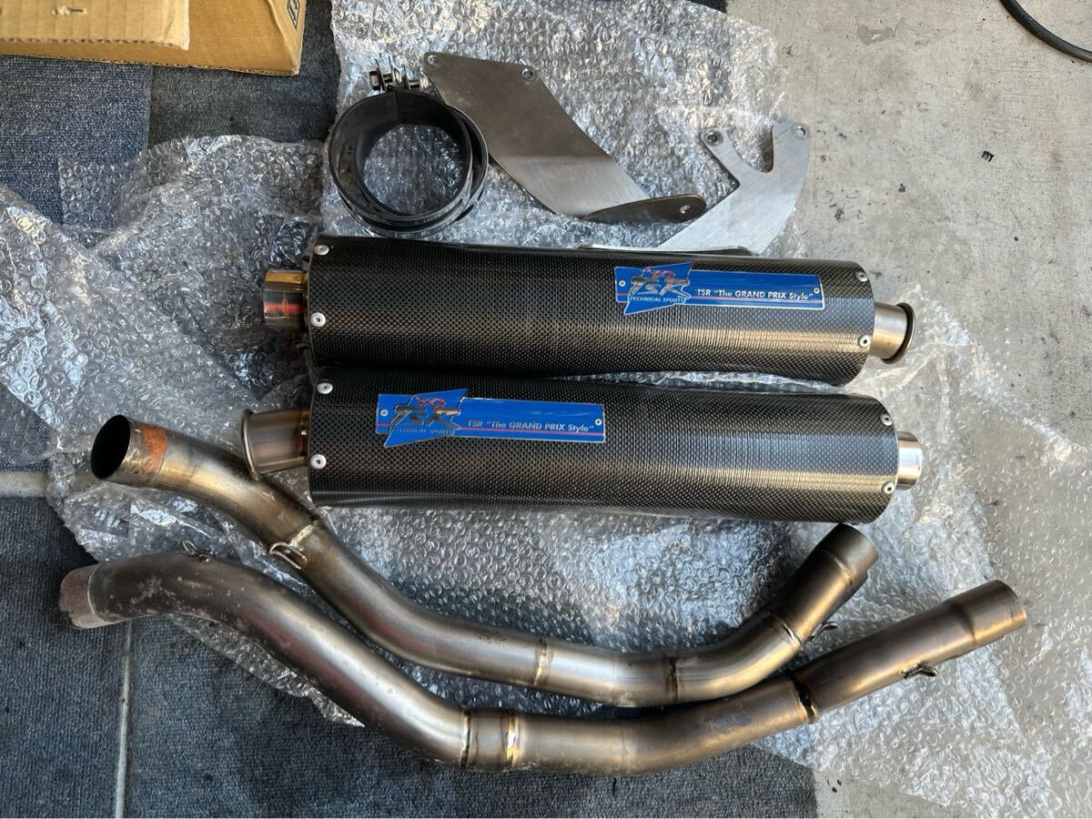 B*1様 VTR250 カーボン フルエキマフラー キャブ車 2本出し マフラー B*1様 VTR250 カーボン フルエキマフラー キャブ車 2本出し マフラー